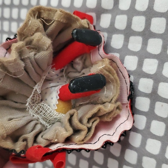 Vintage  Christmas Decor 50s Velvet Dressed Victorian Christmas Caroler - Picture 7 of 9